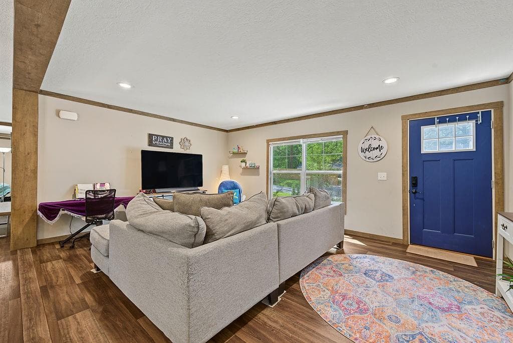 3 bedroom, 2 bathroom, 1,680 sq ft single family residence for sale at 118 Chester Harris Drive, Dallas, GA 30132 — photo 4