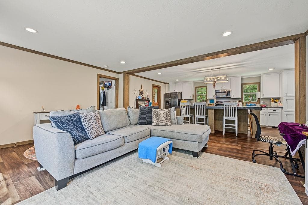 3 bedroom, 2 bathroom, 1,680 sq ft single family residence for sale at 118 Chester Harris Drive, Dallas, GA 30132 — photo 6