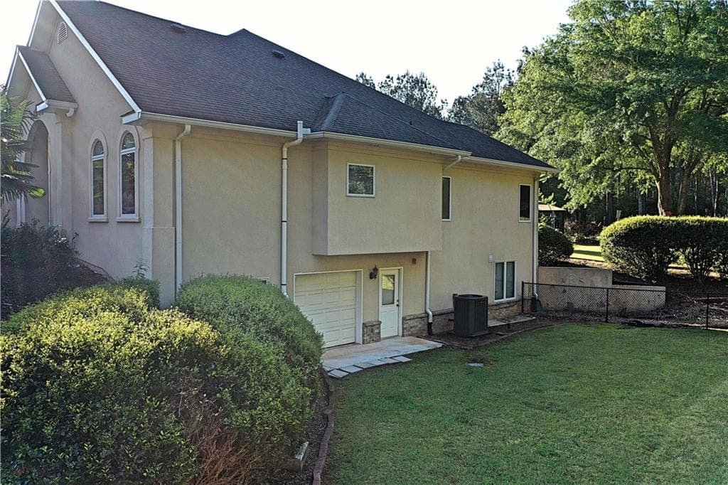 3 bedroom, 5 bathroom, 3,042 sq ft single family residence for sale at 1330 Monroe Drive, Monroe, GA 30655 — photo 3