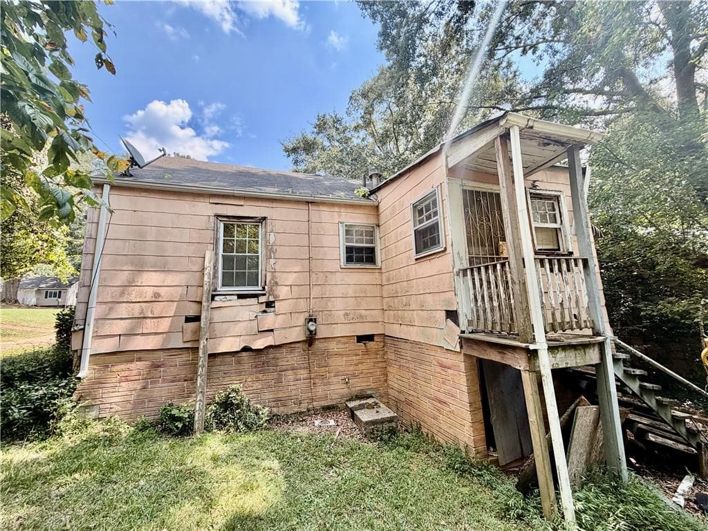 3 bedroom, 2 bathroom, 1,008 sq ft single family residence for sale at 2661 Baker Ridge Drive, Atlanta, GA 30318 — photo 2