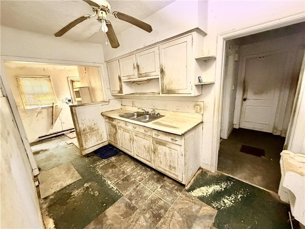 3 bedroom, 2 bathroom, 1,008 sq ft single family residence for sale at 2661 Baker Ridge Drive, Atlanta, GA 30318 — photo 5