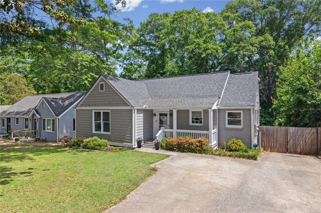 3 bedroom, 2 bathroom, 1,621 sq ft single family residence for sale at 2010 Delphine Drive, Decatur, GA 30032 — photo 2