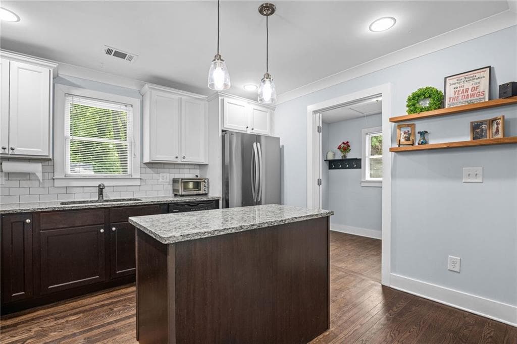 3 bedroom, 2 bathroom, 1,621 sq ft single family residence for sale at 2010 Delphine Drive, Decatur, GA 30032 — photo 9