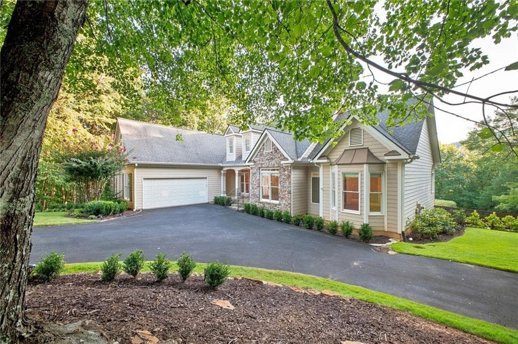 4 bedroom, 3 bathroom, 4,186 sq ft single family residence for sale at 77 Tally Cove Road, Jasper, GA 30143 — photo 2