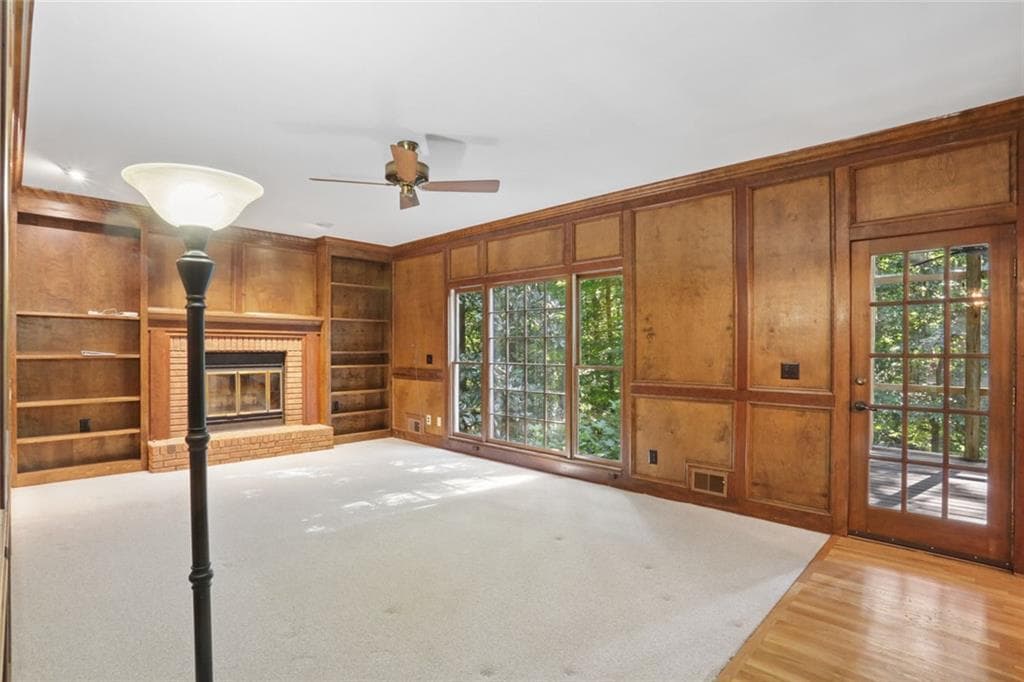 4 bedroom, 3 bathroom, 2,584 sq ft single family residence for sale at 1090 Applecross Drive, Roswell, GA 30075 — photo 5