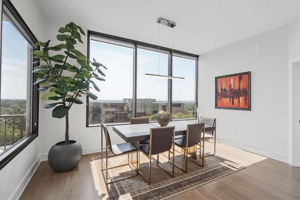 2 bedroom, 2 bathroom, 1,371 sq ft condominium for sale at 2828 Peachtree Road 1002, Atlanta, GA 30305 — photo 5