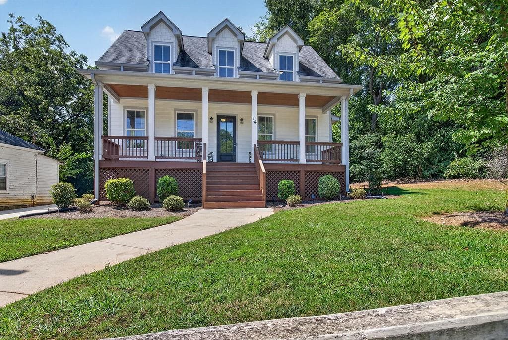3 bedroom, 3 bathroom, 1,845 sq ft single family residence for sale at 54 Roscoe Road, Newnan, GA 30263 — photo 2
