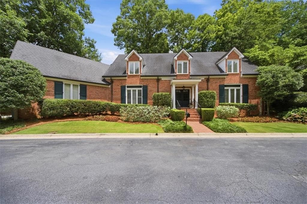4 bedroom, 5 bathroom, 3,051 sq ft single family residence sold at 4414 Paces Battle, Atlanta, GA 30327