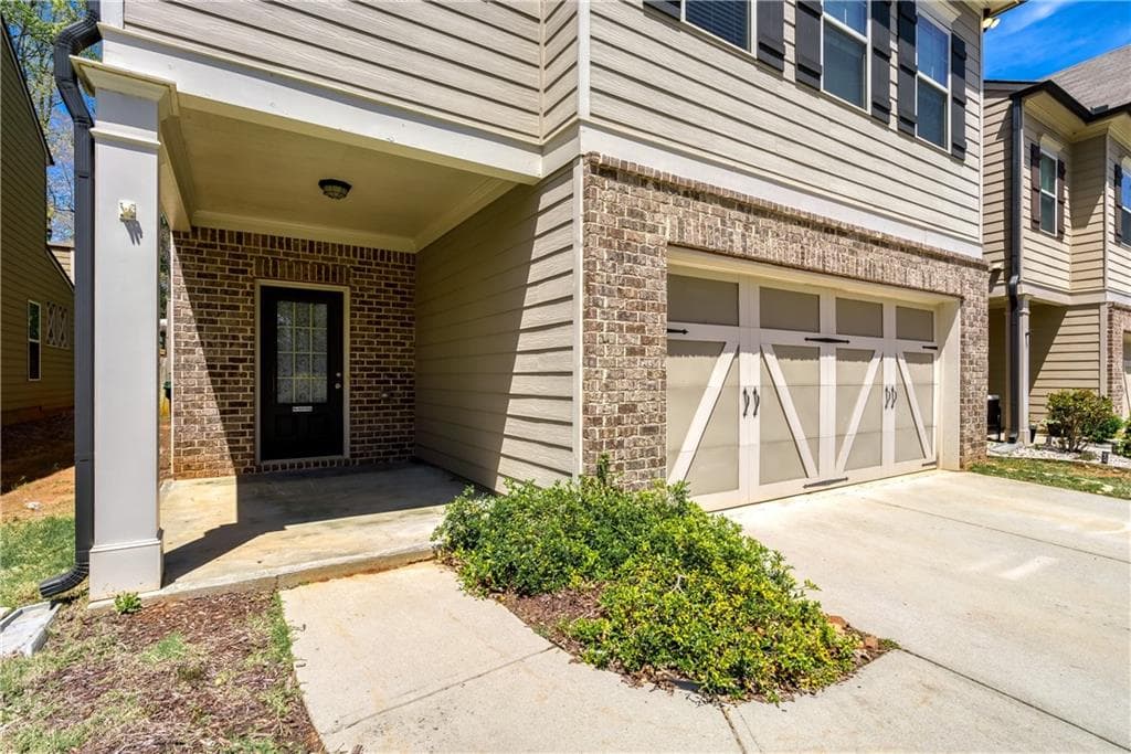 4 bedroom, 3 bathroom, 2,420 sq ft single family residence for rent at 5216 Apple Grove Road, Buford, GA 30519 for $2,300 a month — photo 3