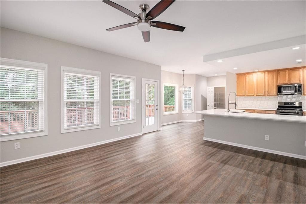 4 bedroom, 3 bathroom, 4,177 sq ft single family residence for sale at 322 Westhill Drive, Newnan, GA 30265 — photo 4