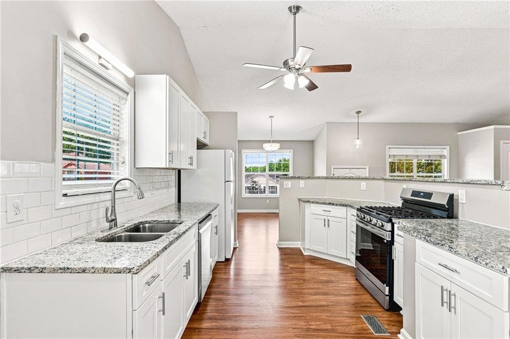 4 bedroom, 3 bathroom, 2,245 sq ft single family residence for sale at 57 Hickory Leaf Lane, Acworth, GA 30101 — photo 2