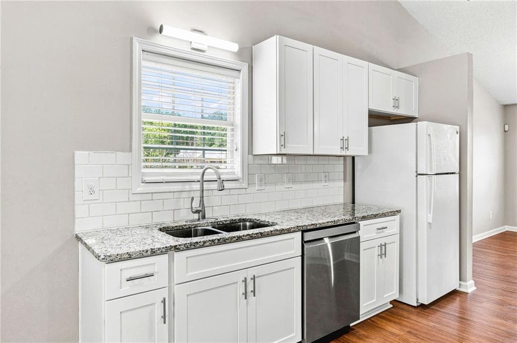 4 bedroom, 3 bathroom, 2,245 sq ft single family residence for sale at 57 Hickory Leaf Lane, Acworth, GA 30101 — photo 4