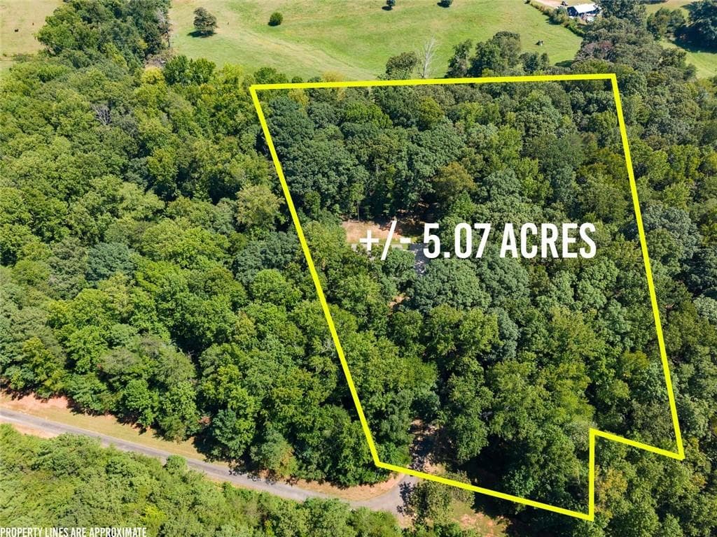 4 bedroom, 2 bathroom, 1,823 sq ft single family residence for sale at 3027 Dawsonville Highway, Gainesville, GA 30506 — photo 2