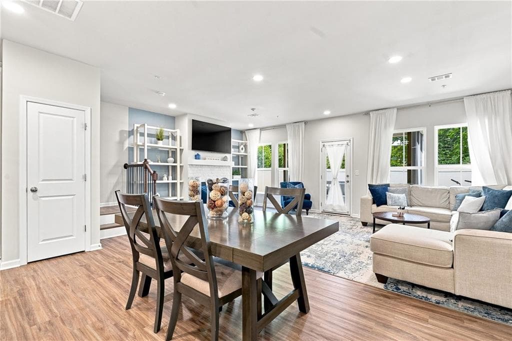 3 bedroom, 3 bathroom, 2,108 sq ft townhouse for sale at 604 Spadina Road, Marietta, GA 30060 — photo 8