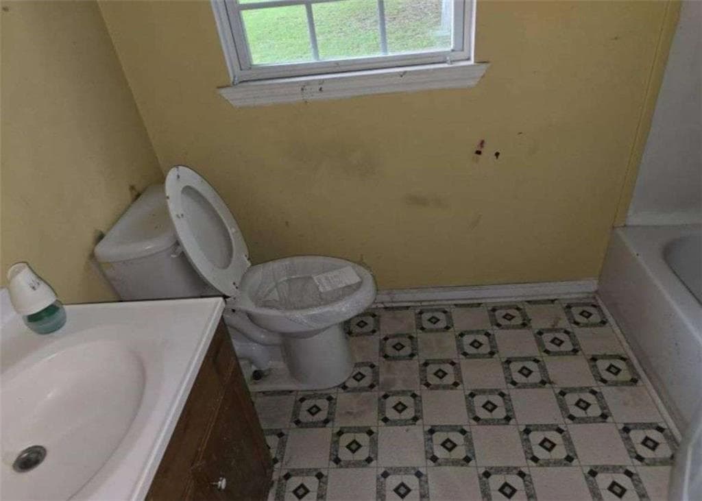 4 bedroom, 2 bathroom, 1,125 sq ft single family residence under contract at 64 Henry Street, Camilla, GA 31730 — photo 10