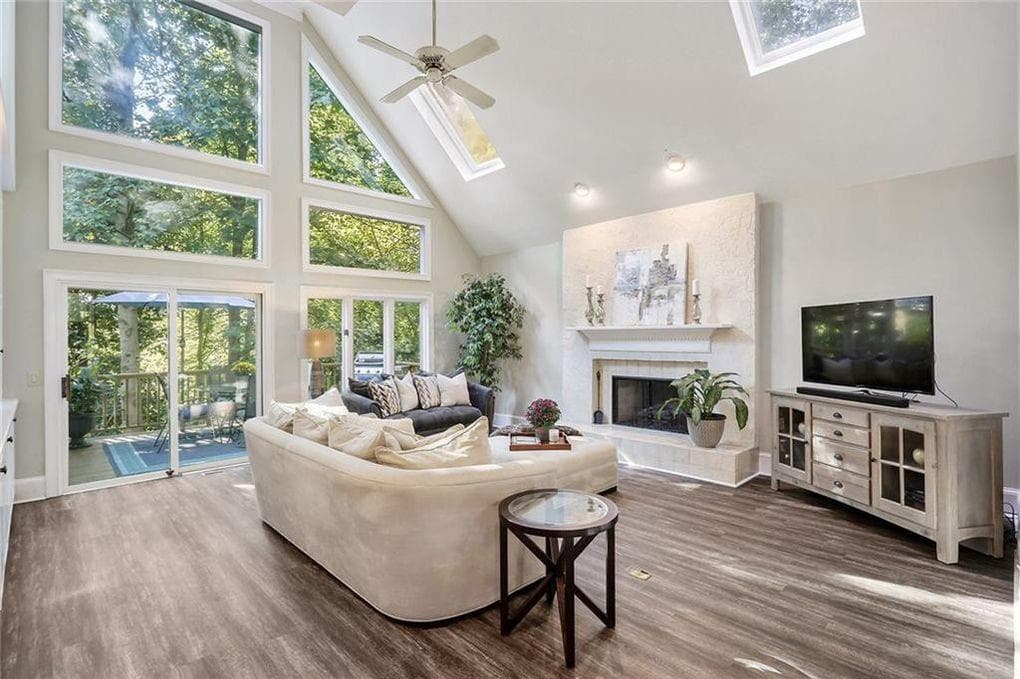 4 bedroom, 4 bathroom, 3,038 sq ft single family residence for rent at 930 Manchester Place, Sandy Springs, GA 30328 for $5,000 a month — photo 7