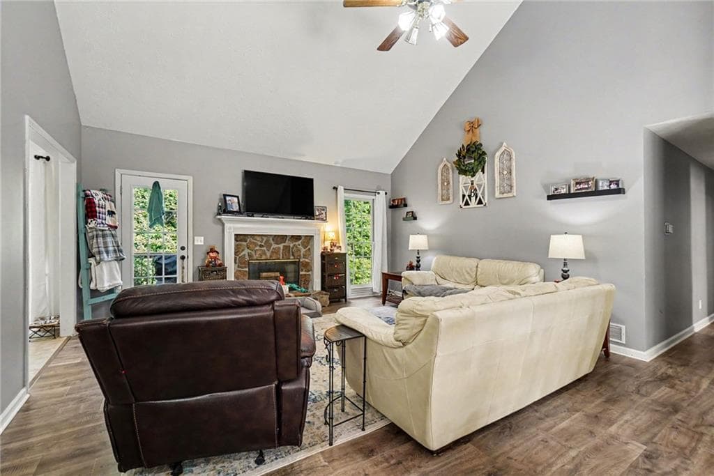 3 bedroom, 3 bathroom, 2,191 sq ft single family residence for sale at 535 Brooksdale Drive, Woodstock, GA 30189 — photo 4