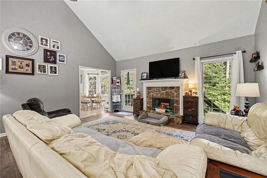 3 bedroom, 3 bathroom, 2,191 sq ft single family residence for sale at 535 Brooksdale Drive, Woodstock, GA 30189 — photo 5