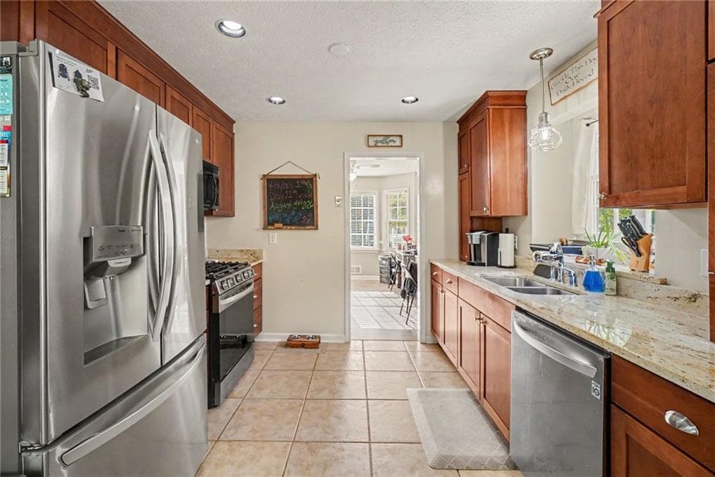 3 bedroom, 3 bathroom, 2,191 sq ft single family residence for sale at 535 Brooksdale Drive, Woodstock, GA 30189 — photo 9