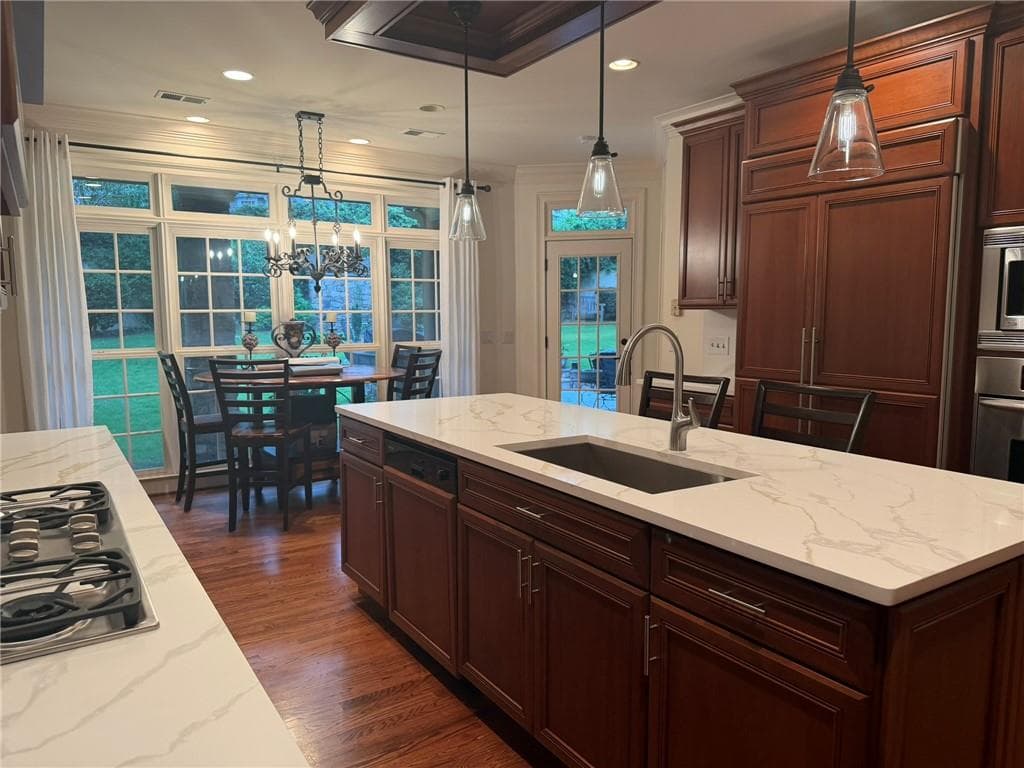 4 bedroom, 4 bathroom, 3,605 sq ft single family residence under contract at 125 Claridge Drive, Atlanta, GA 30342 — photo 3