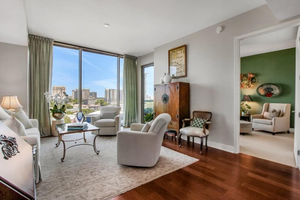 2 bedroom, 3 bathroom, 1,594 sq ft condominium for sale at 2795 Peachtree Road 1205, Atlanta, GA 30305 — photo 4