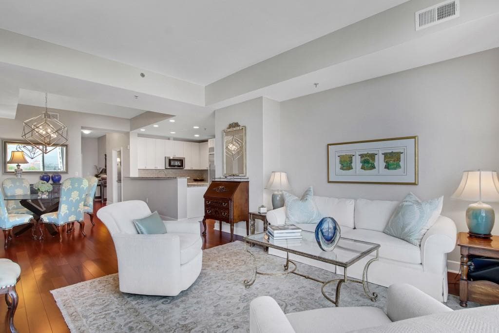 2 bedroom, 3 bathroom, 1,594 sq ft condominium for sale at 2795 Peachtree Road 1205, Atlanta, GA 30305 — photo 6