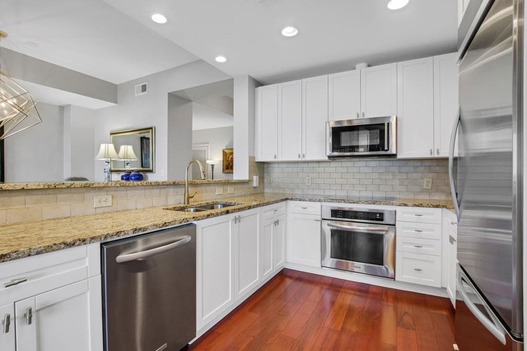 2 bedroom, 3 bathroom, 1,594 sq ft condominium for sale at 2795 Peachtree Road 1205, Atlanta, GA 30305 — photo 9