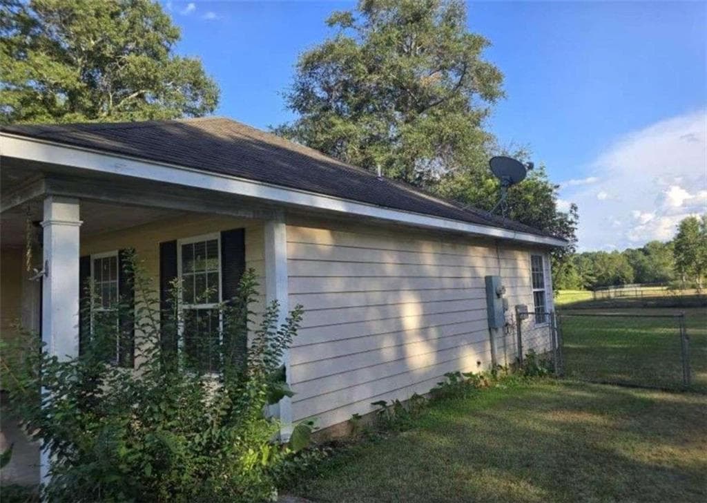 3 bedroom, 2 bathroom, 1,459 sq ft single family residence for sale at 107 Tallulah Lane, Leesburg, GA 31763 — photo 3