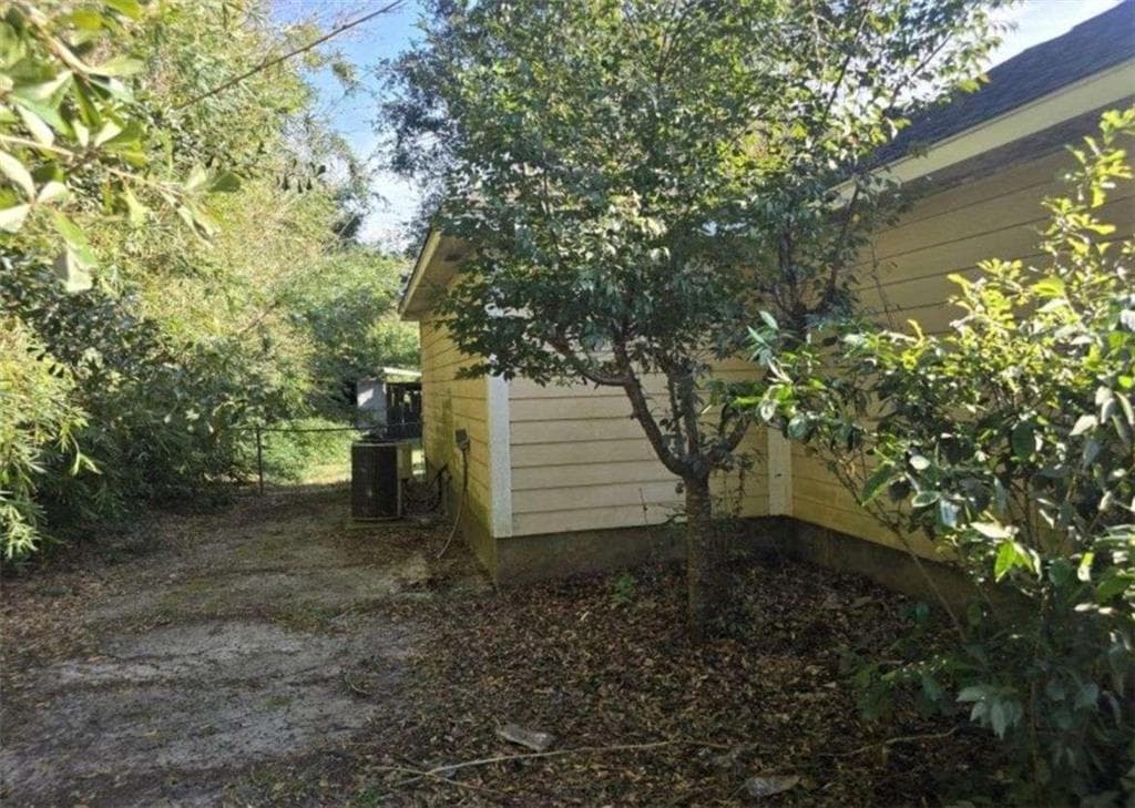 3 bedroom, 2 bathroom, 1,459 sq ft single family residence for sale at 107 Tallulah Lane, Leesburg, GA 31763 — photo 4