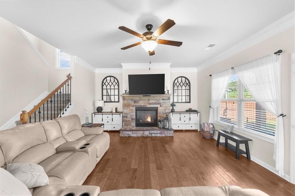 5 bedroom, 3 bathroom, 3,283 sq ft single family residence for sale at 4020 Raccoon Lane, Cumming, GA 30028 — photo 2