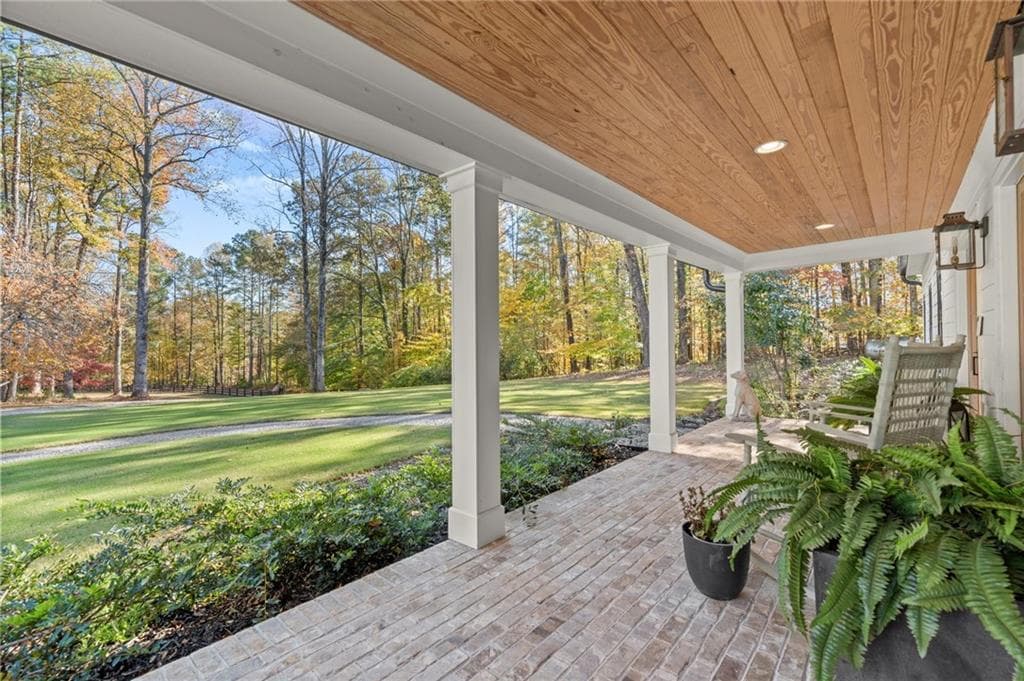 4 bedroom, 5 bathroom, 4,976 sq ft single family residence for sale at 441 Tanglewood Drive, Canton, GA 30115 — photo 4