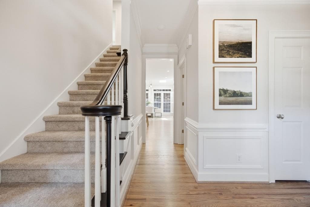 5 bedroom, 4 bathroom, 3,984 sq ft single family residence under contract at 952 Hawkhorn Court, Alpharetta, GA 30005 — photo 4