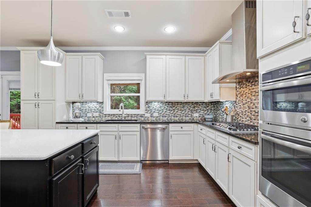 8 bedroom, 5 bathroom, 6,236 sq ft single family residence for sale at 2740 Augeron Court, Alpharetta, GA 30004 — photo 8