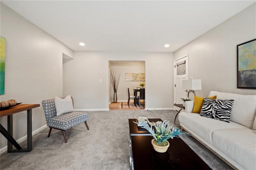 other under contract at 1701 Hawthorne Avenue, Atlanta, GA 30337 — photo 3