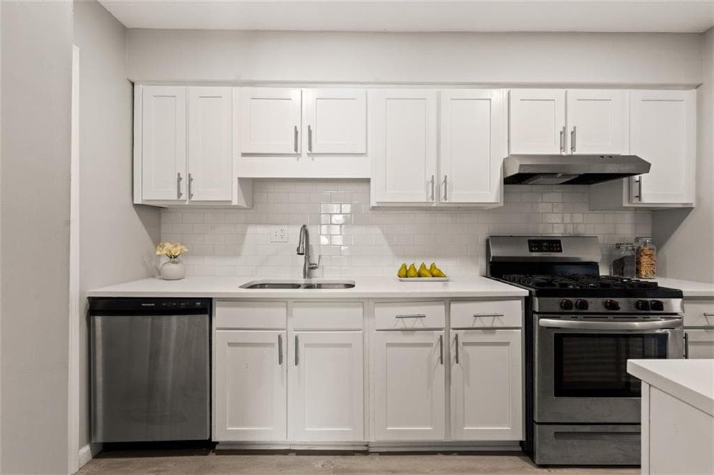 other under contract at 1701 Hawthorne Avenue, Atlanta, GA 30337 — photo 8