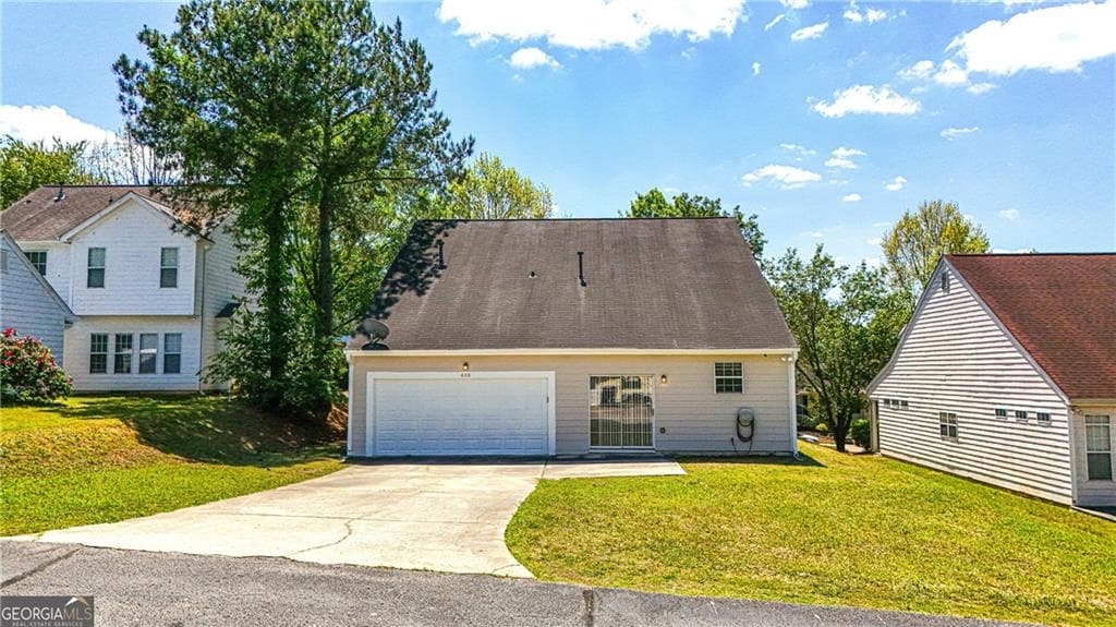 3 bedroom, 2 bathroom, 1,762 sq ft single family residence for sale at 608 Brookwater Drive, Stockbridge, GA 30281 — photo 4