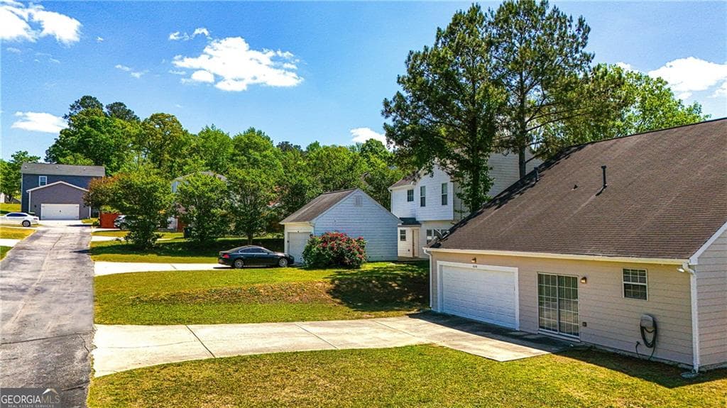 3 bedroom, 2 bathroom, 1,762 sq ft single family residence for sale at 608 Brookwater Drive, Stockbridge, GA 30281 — photo 5