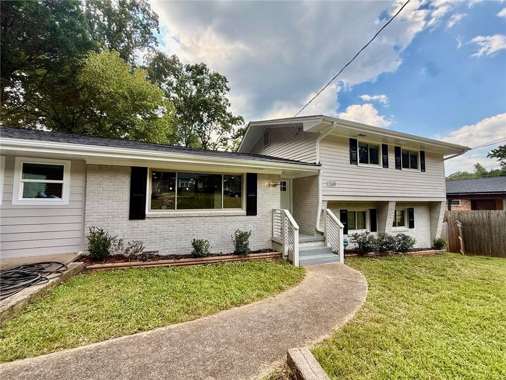 5 bedroom, 2 bathroom, 1,964 sq ft single family residence for sale at 2241 Colleen Court, Decatur, GA 30032 — photo 2
