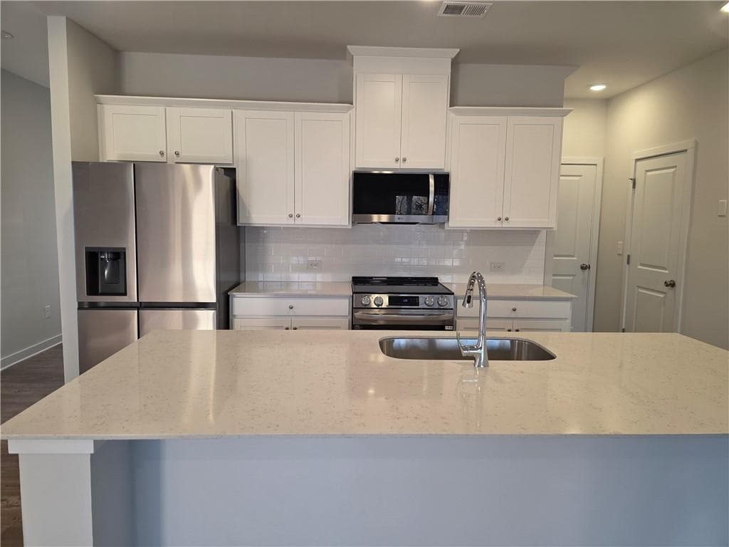 3 bedroom, 3 bathroom, 1,855 sq ft townhouse for rent at 7445 Quinn Place 138, Flowery Branch, GA 30542 for $2,150 a month — photo 3