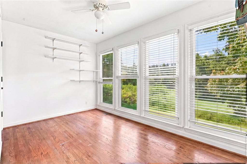 3 bedroom, 4 bathroom, 2,177 sq ft condominium for sale at 3776 Ashford Lake Court, Brookhaven, GA 30319 — photo 6