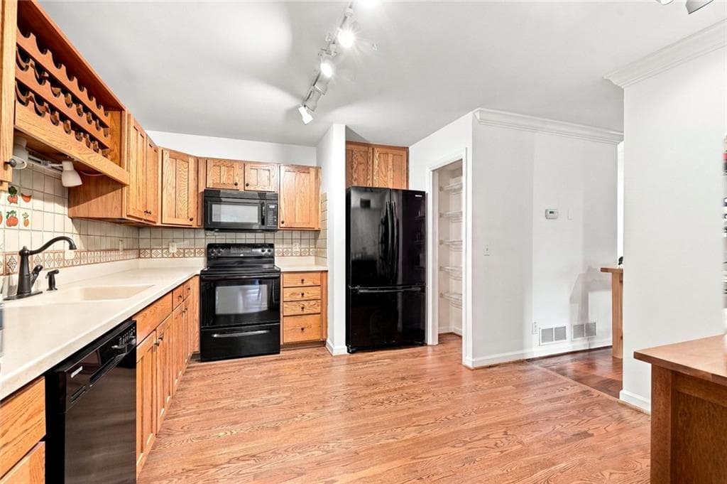 3 bedroom, 4 bathroom, 2,177 sq ft condominium for sale at 3776 Ashford Lake Court, Brookhaven, GA 30319 — photo 7