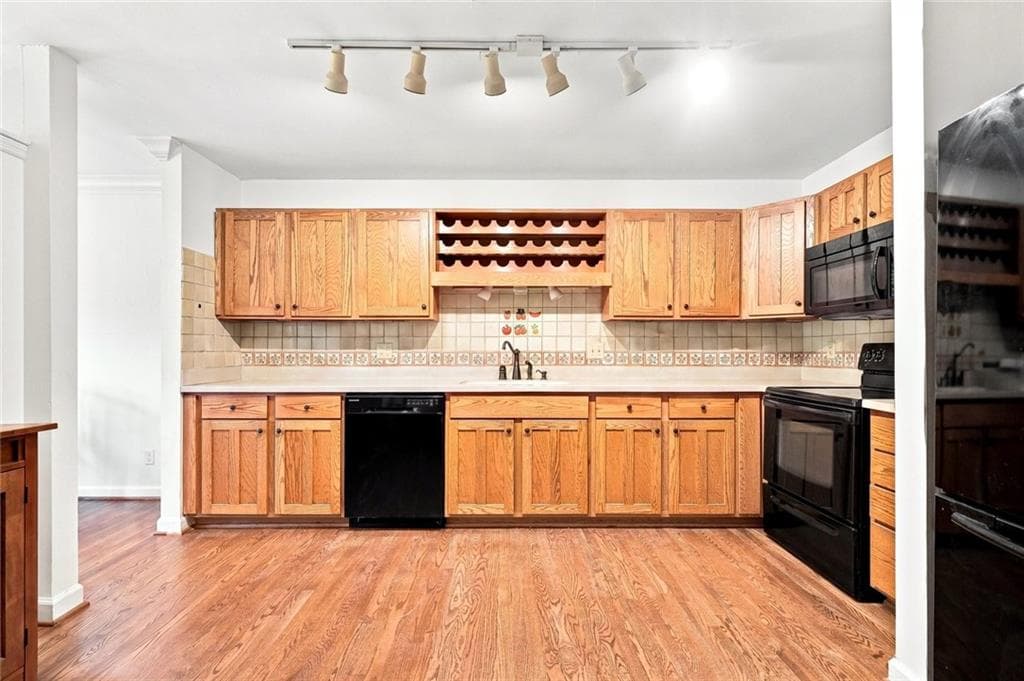 3 bedroom, 4 bathroom, 2,177 sq ft condominium for sale at 3776 Ashford Lake Court, Brookhaven, GA 30319 — photo 8