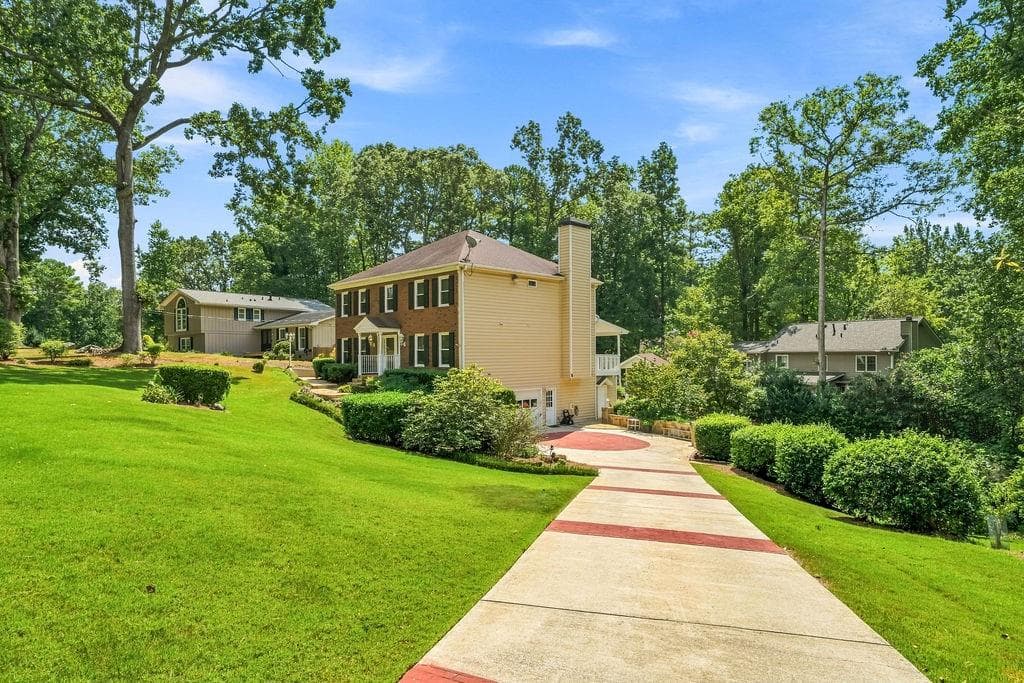 4 bedroom, 3 bathroom, 3,462 sq ft single family residence for sale at 4585 Hunting Hound Lane, Marietta, GA 30062 — photo 3