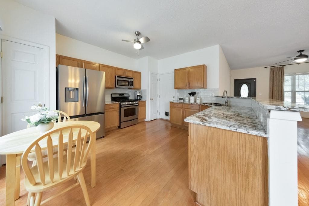 3 bedroom, 3 bathroom, 1,436 sq ft single family residence for sale at 1051 Dunedin Trail, Woodstock, GA 30188 — photo 3