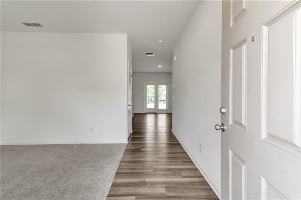 4 bedroom, 3 bathroom, 2,132 sq ft single family residence for sale at 110 Bantry Way, Locust Grove, GA 30248 — photo 3