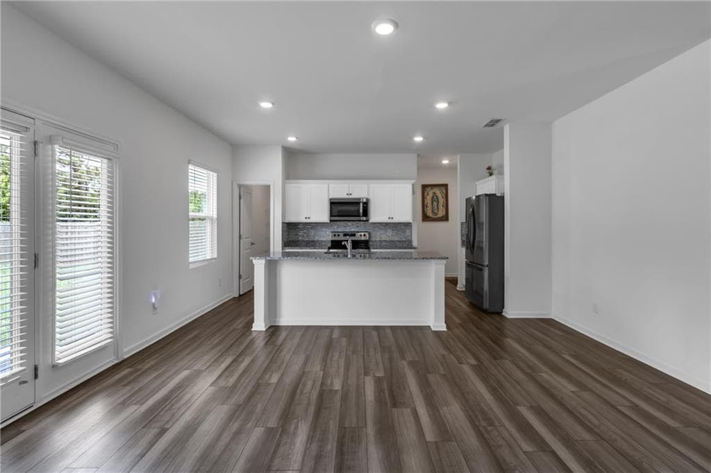4 bedroom, 3 bathroom, 2,132 sq ft single family residence for sale at 110 Bantry Way, Locust Grove, GA 30248 — photo 7