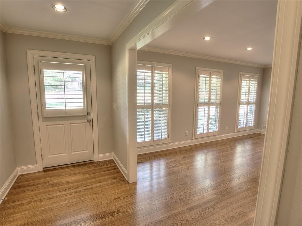 6 bedroom, 4 bathroom, 2,466 sq ft single family residence for rent at 5575 Lake Forrest Drive, Atlanta, GA 30342 for $4,500 a month — photo 3