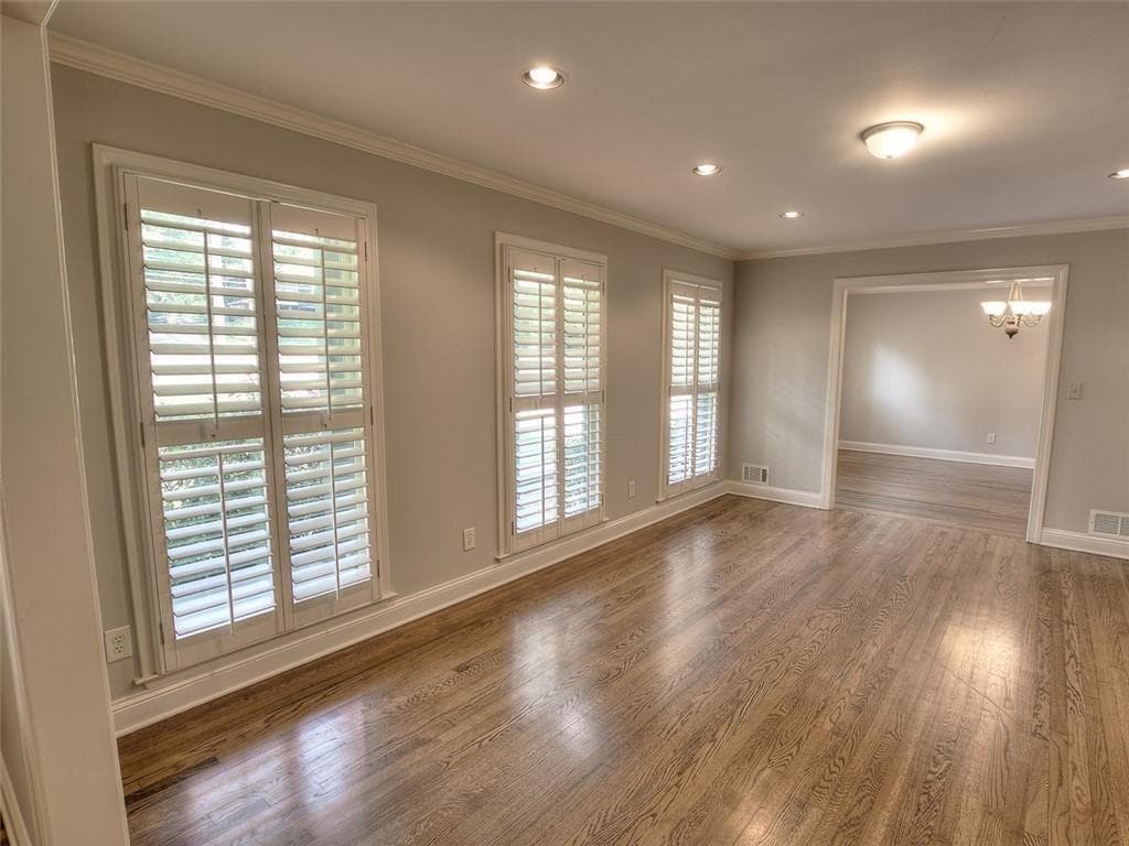6 bedroom, 4 bathroom, 2,466 sq ft single family residence for rent at 5575 Lake Forrest Drive, Atlanta, GA 30342 for $4,500 a month — photo 4
