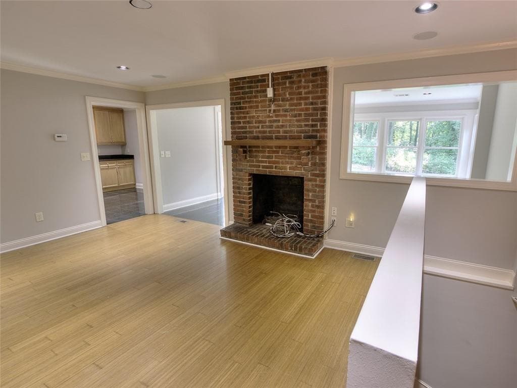 6 bedroom, 4 bathroom, 2,466 sq ft single family residence for rent at 5575 Lake Forrest Drive, Atlanta, GA 30342 for $4,500 a month — photo 9