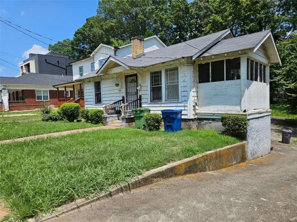 2 bedroom, 1 bathroom, 830 sq ft single family residence for sale at 844 Westmont Road, Atlanta, GA 30311
